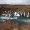 22. Island_vodopády Hraunfossar
